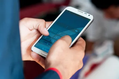 Contact recruiter using mobile phone support